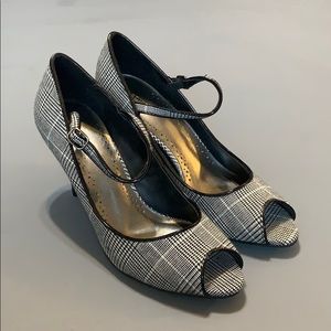 Predictions Houndstooth Peep Toe Mary Jane Heels